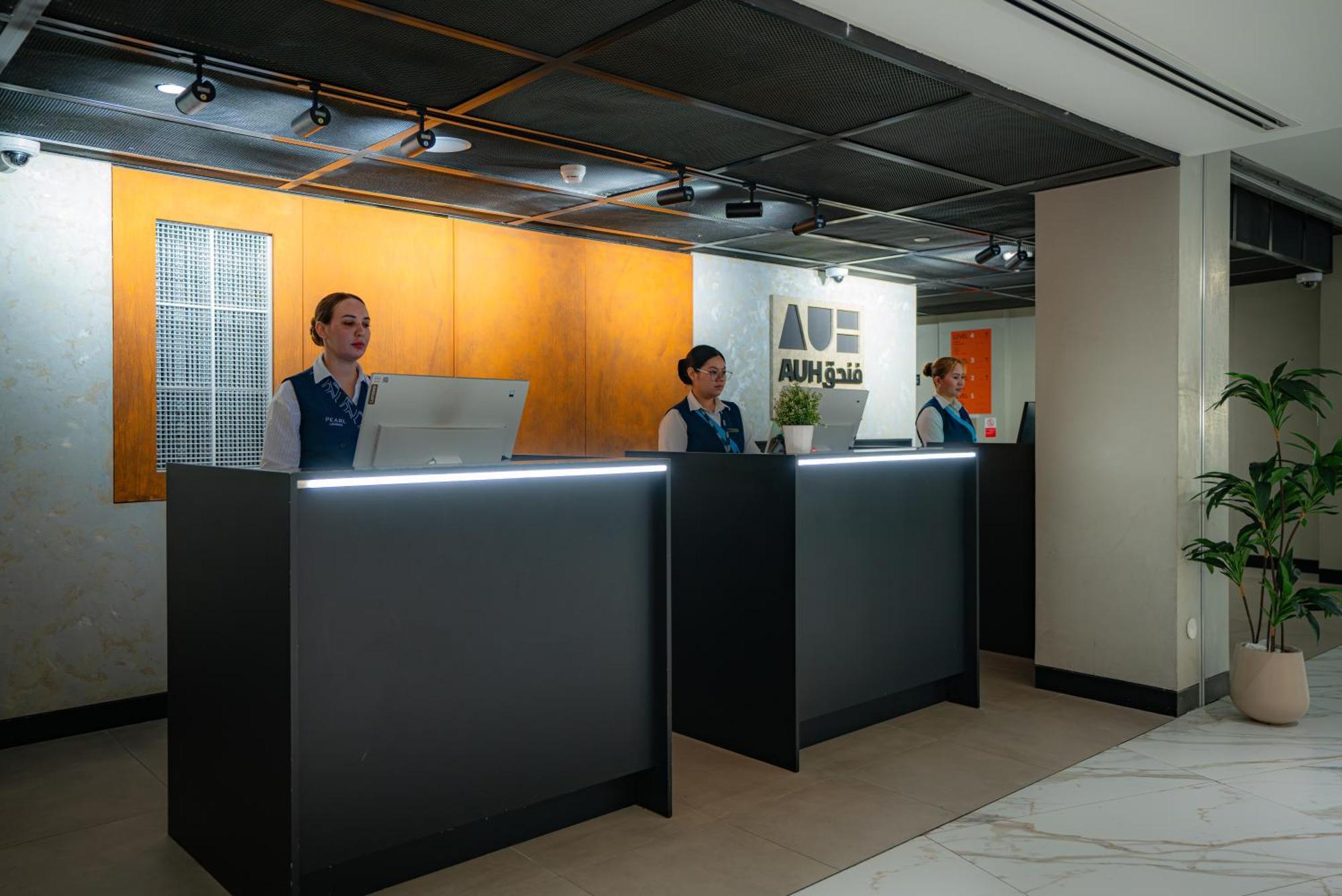Auhotel -zayed International Airport-located In Transit Area -onwards Boarding Pass Required * Abu Dhabi