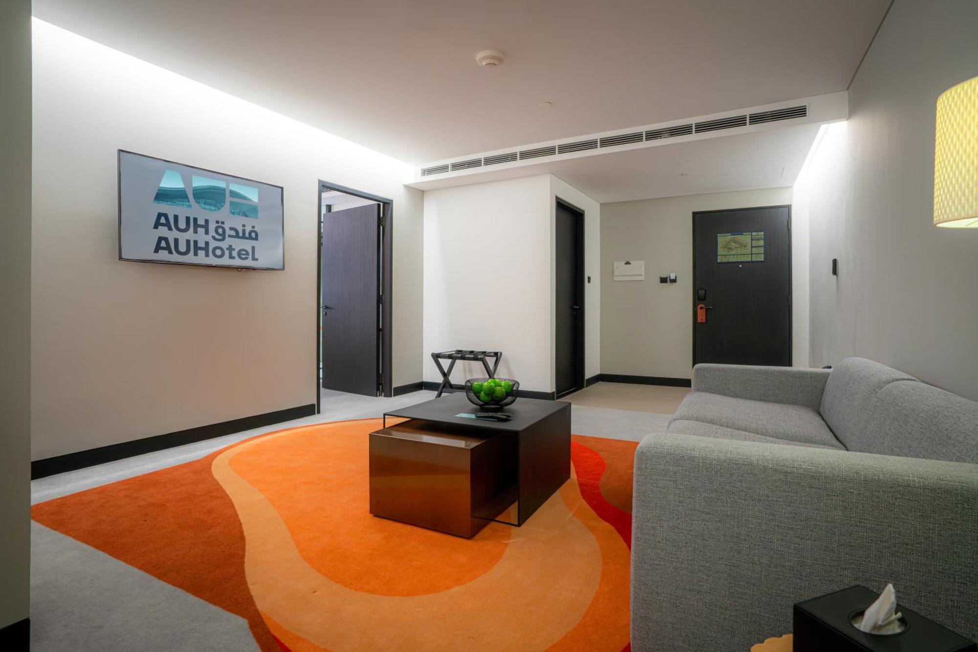 Hotel Auhotel -zayed International Airport-located In Transit Area -onwards Boarding Pass Required Abu Dhabi
