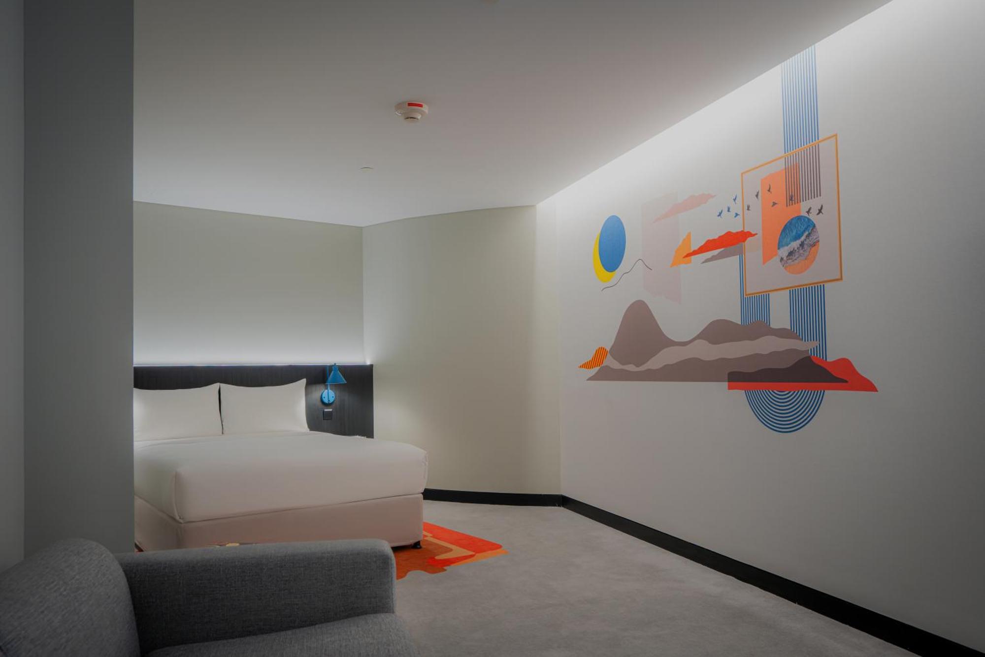 Auhotel -zayed International Airport-located In Transit Area -onwards Boarding Pass Required * Abu Dhabi